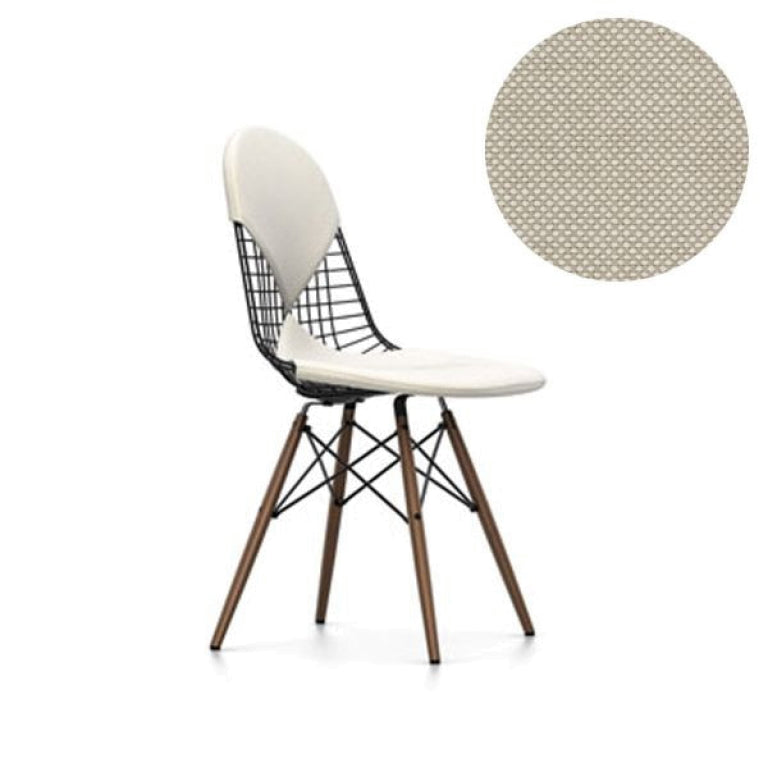 Vitra Eames Wire Chair DKW-2 stoel met donker esdoorn onderstel