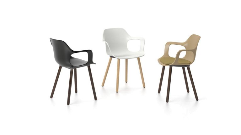 Vitra HAL RE armchair oak base basalt