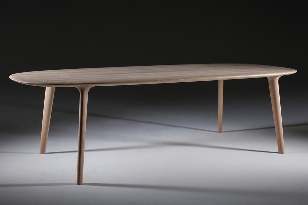 Artisan Luc oval dining table