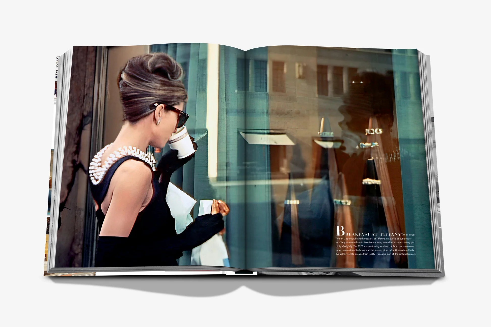 ASSOULINE Fifth Avenue: 200 Years of Stories and Legends