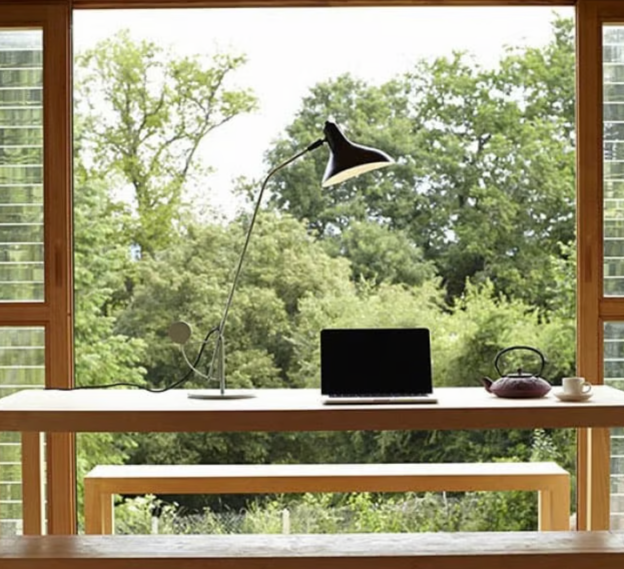 DCW édition Mantis BS3 Table Lamp