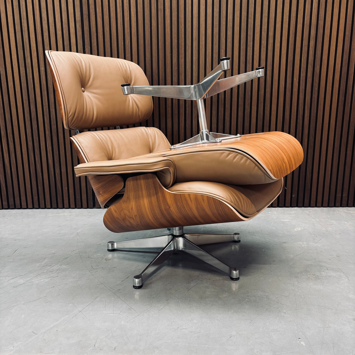 Eames Lounge Chair | Walnut Shell & Ocher Leather