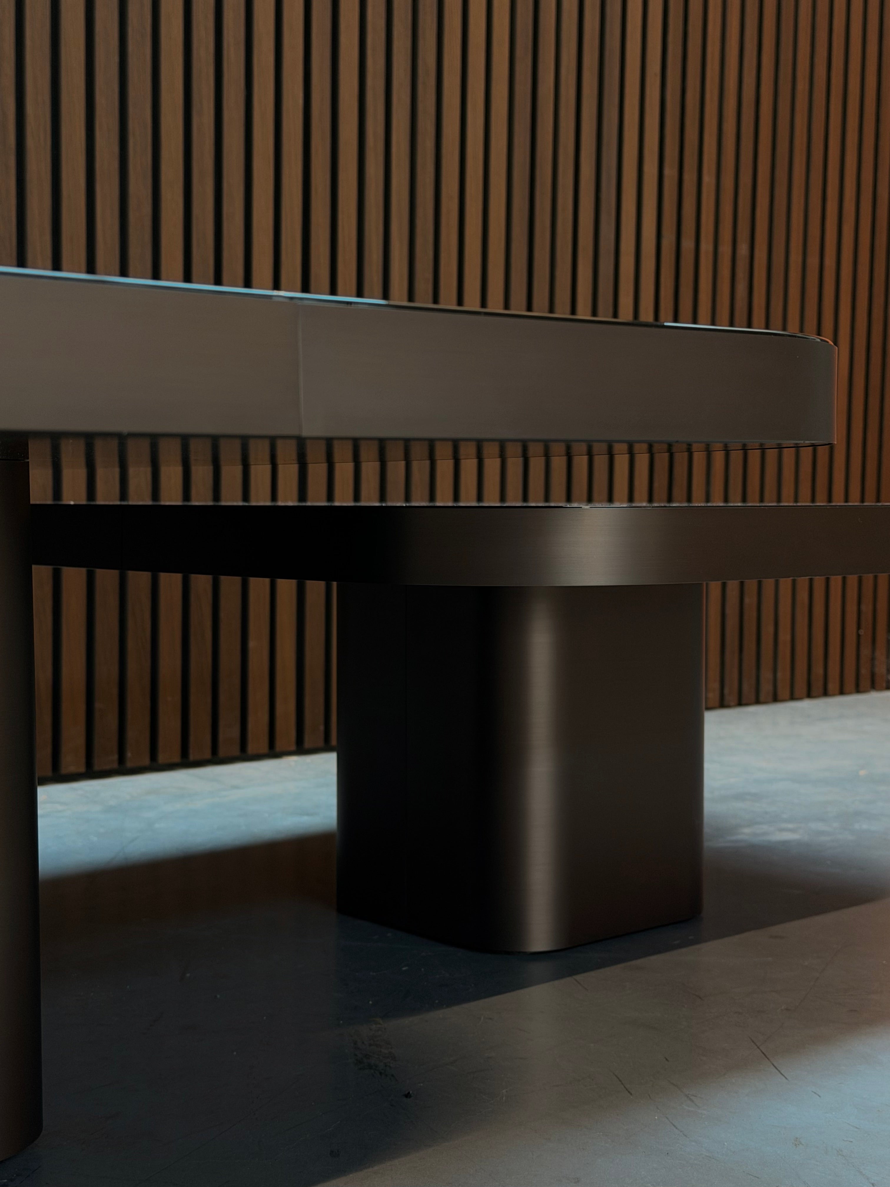 Classicon Bow No.2 & No.2 Sidetables