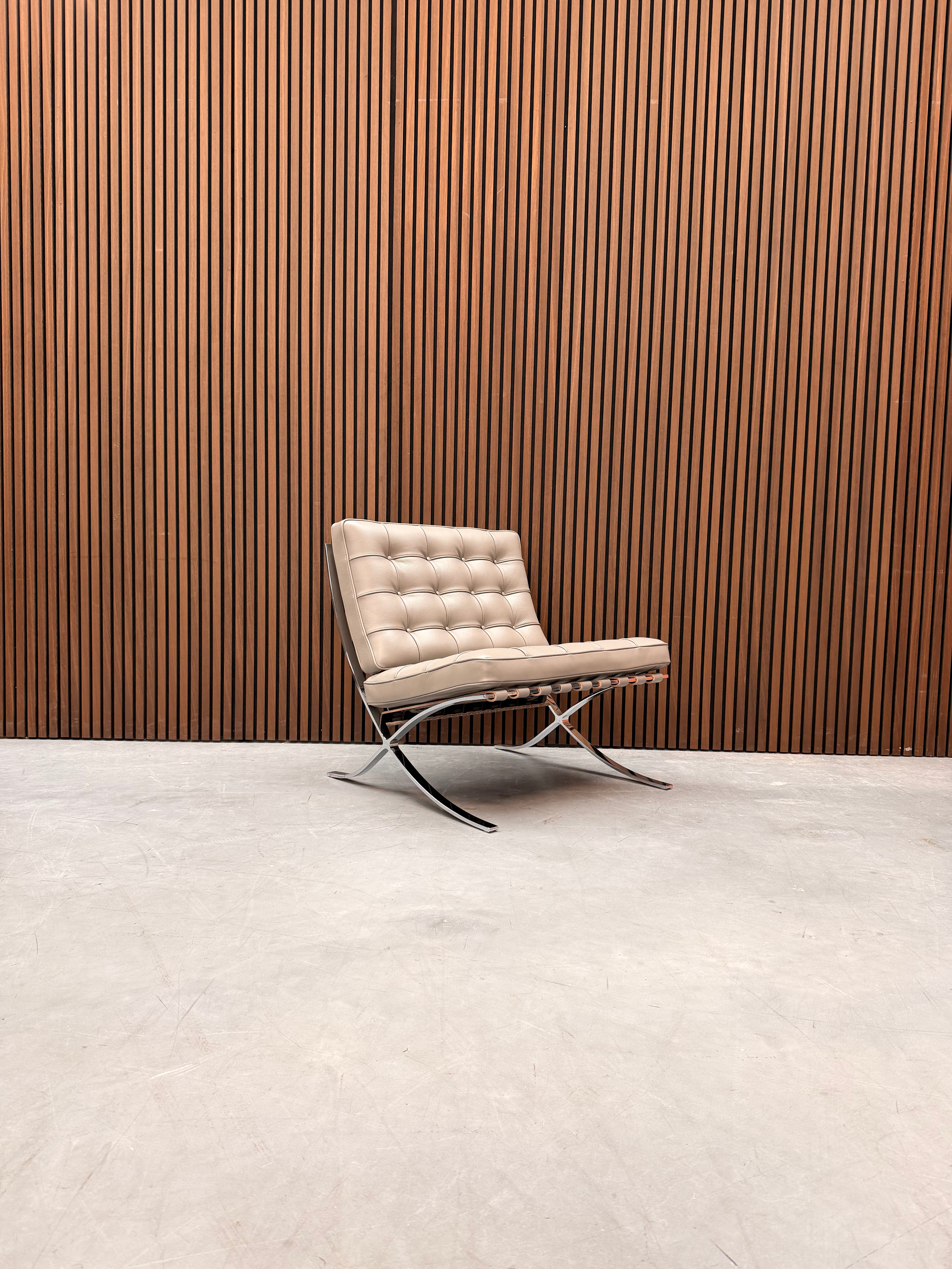 Knoll Barcelona Chair - Volo Leather Beige
