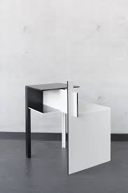 Classicon De Stijl table