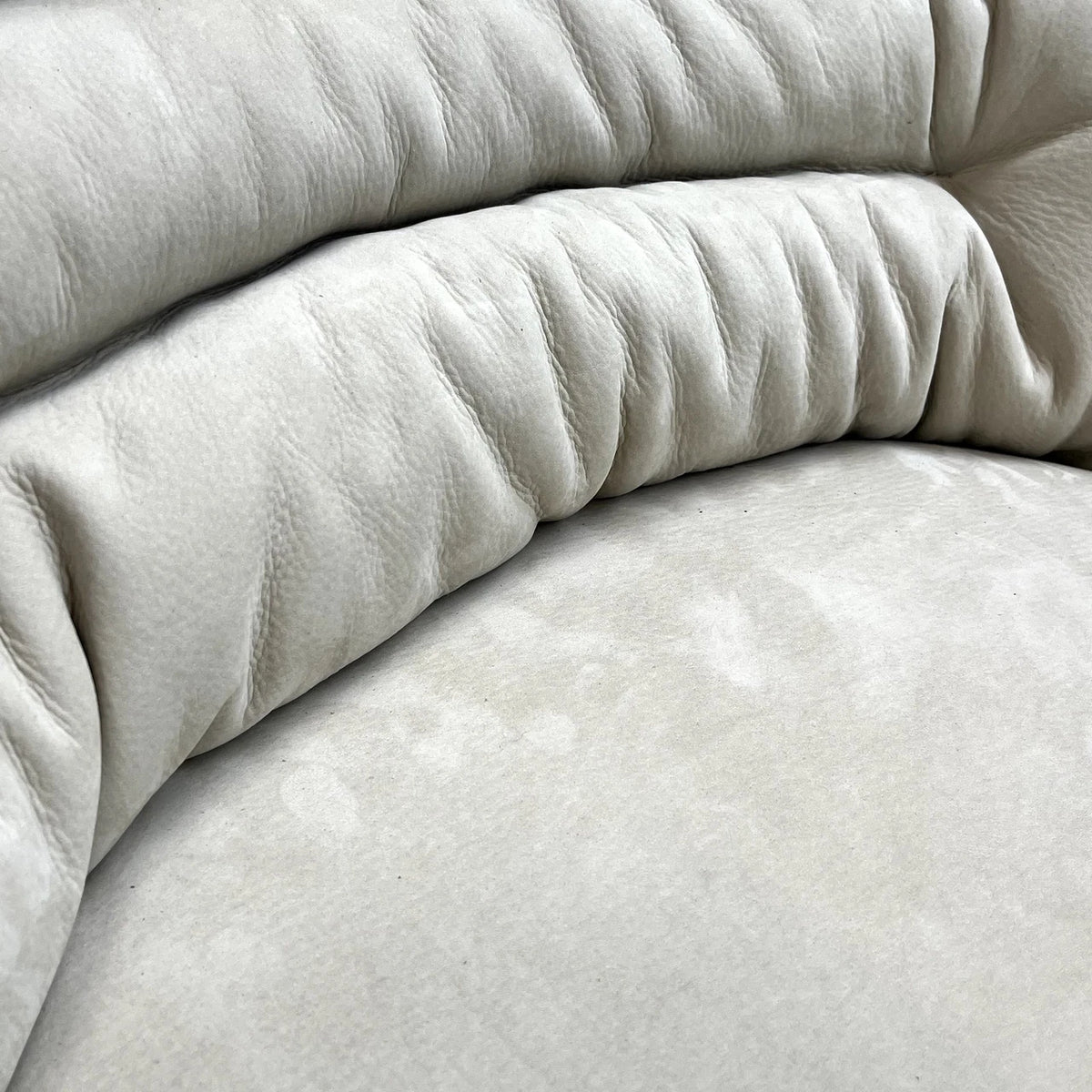 Longhi Elda Chair – Suede, Creme & Taupe