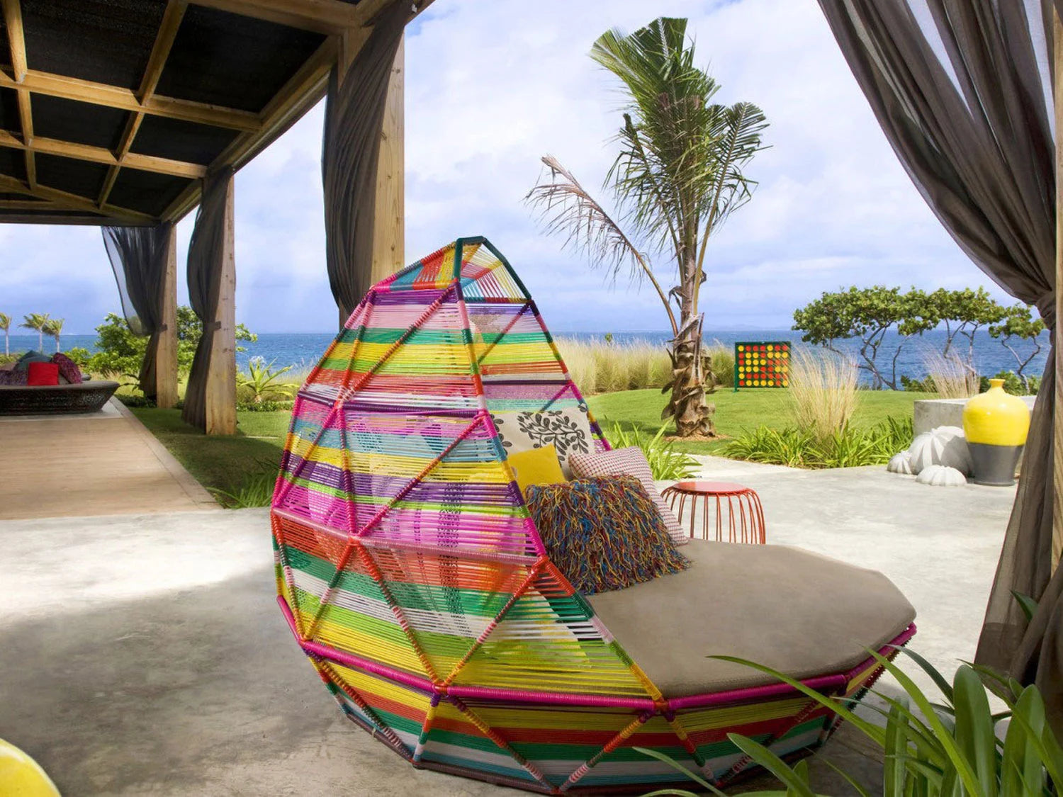 Moroso Tropicalia Daybed