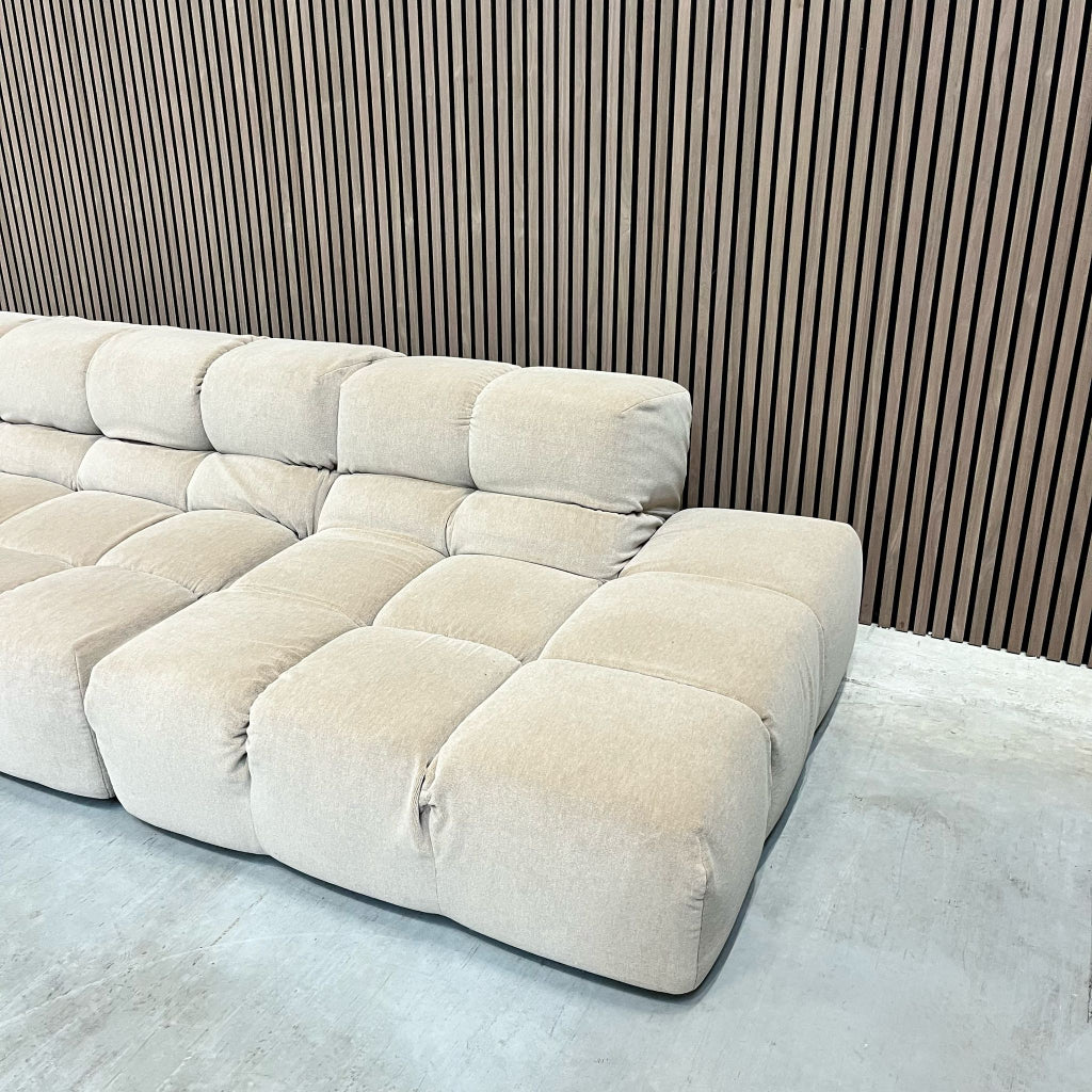 B&amp;B Italia Tufty-Time Bank in Exclusieve Alpaca stoffering.