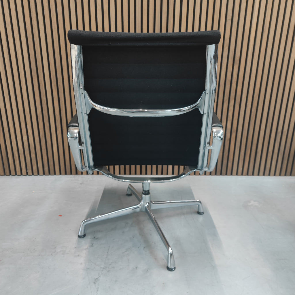 Vitra Eames EA 124 Bureaustoel