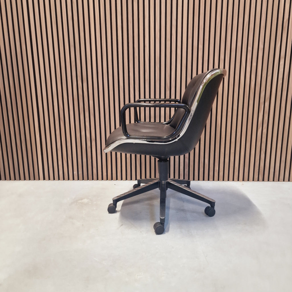 Knoll Pollock executive chair