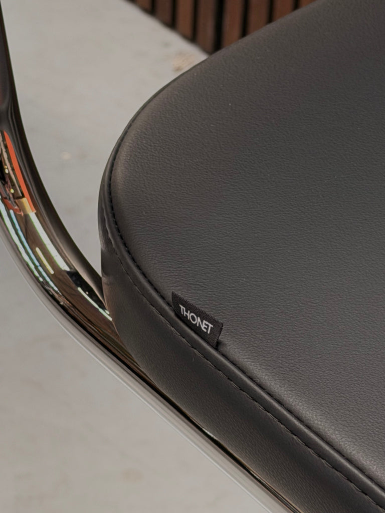Thonet - 532 PVH barkruk Nero