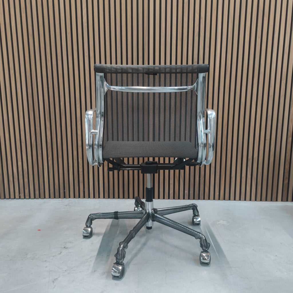 Vitra Eames EA 117 Bureaustoel (Nieuw!)