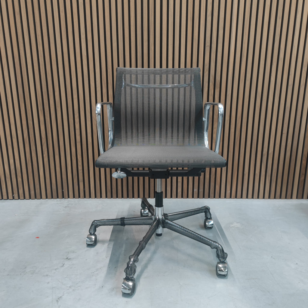 Vitra Eames EA 117 Bureaustoel (Nieuw!)