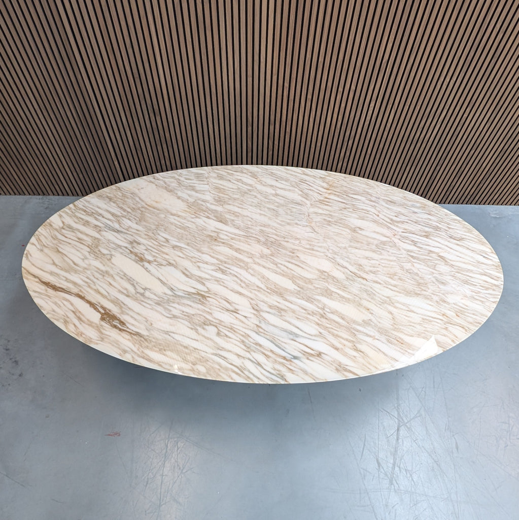 Knoll Saarinen eettafel - Calacatta marmer - 244cm