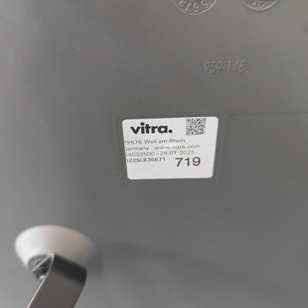 Vitra Eames DAR chair - Elephant hide grey