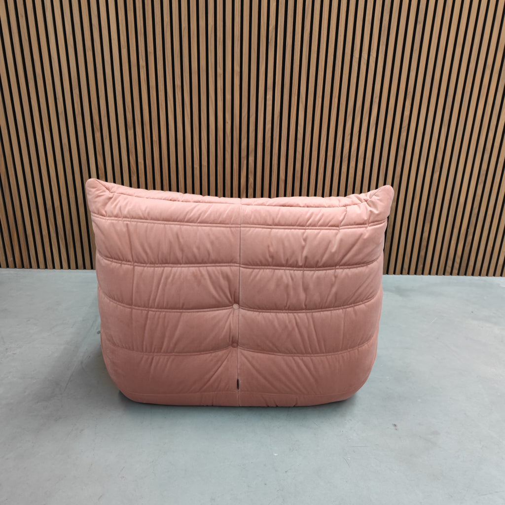 Ligne Roset Togo Fireside Chair 1-zits | Roze Velours