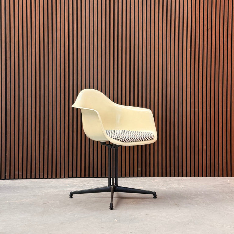 Vitra Eames DAL Dining Chair – Checkerboard Fiberglass