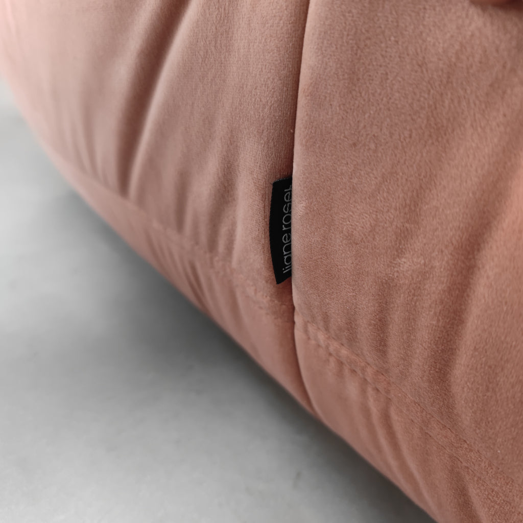 Ligne Roset Togo Fireside Chair 1-zits | Roze Velours