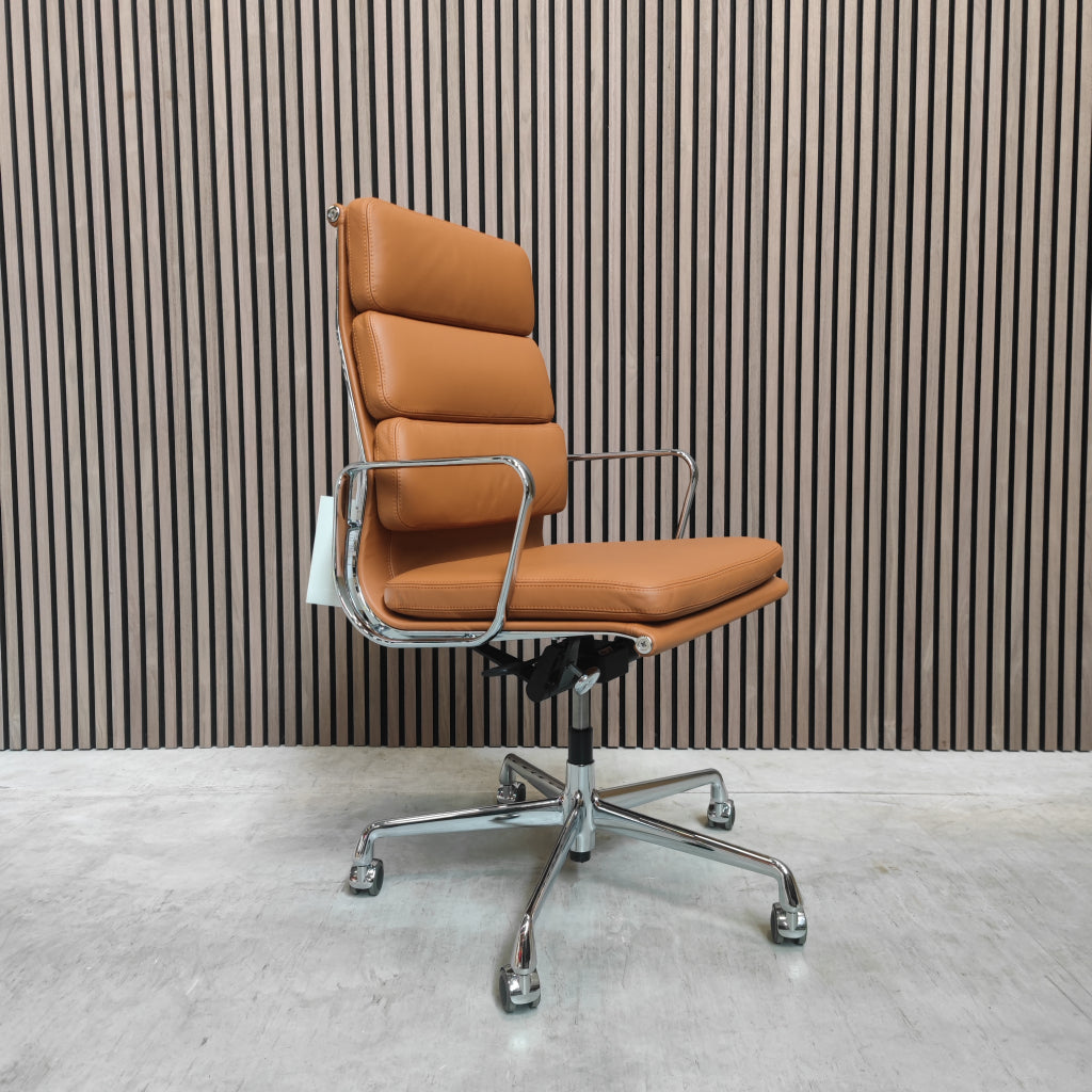 Vitra Eames EA 219 Soft Pad Stoel  Cognac Premium Leder