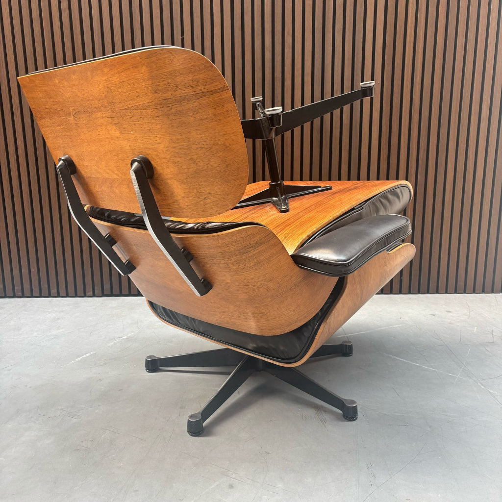 Vitra Eames Lounge Chair met Ottoman