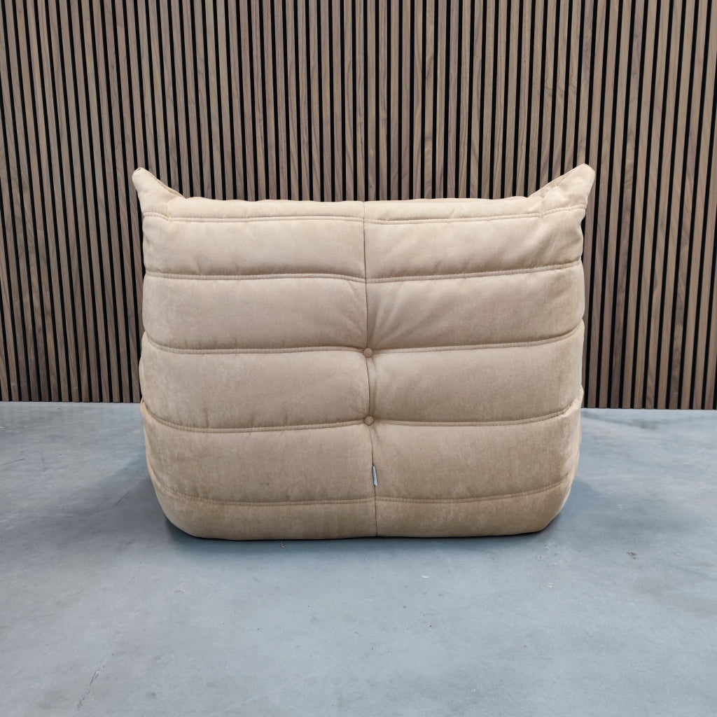 Ligne Roset Togo Chair 1-zits | Sand Alcantara