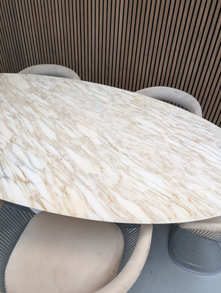 Knoll Saarinen eettafel - Calacatta marmer - 244cm