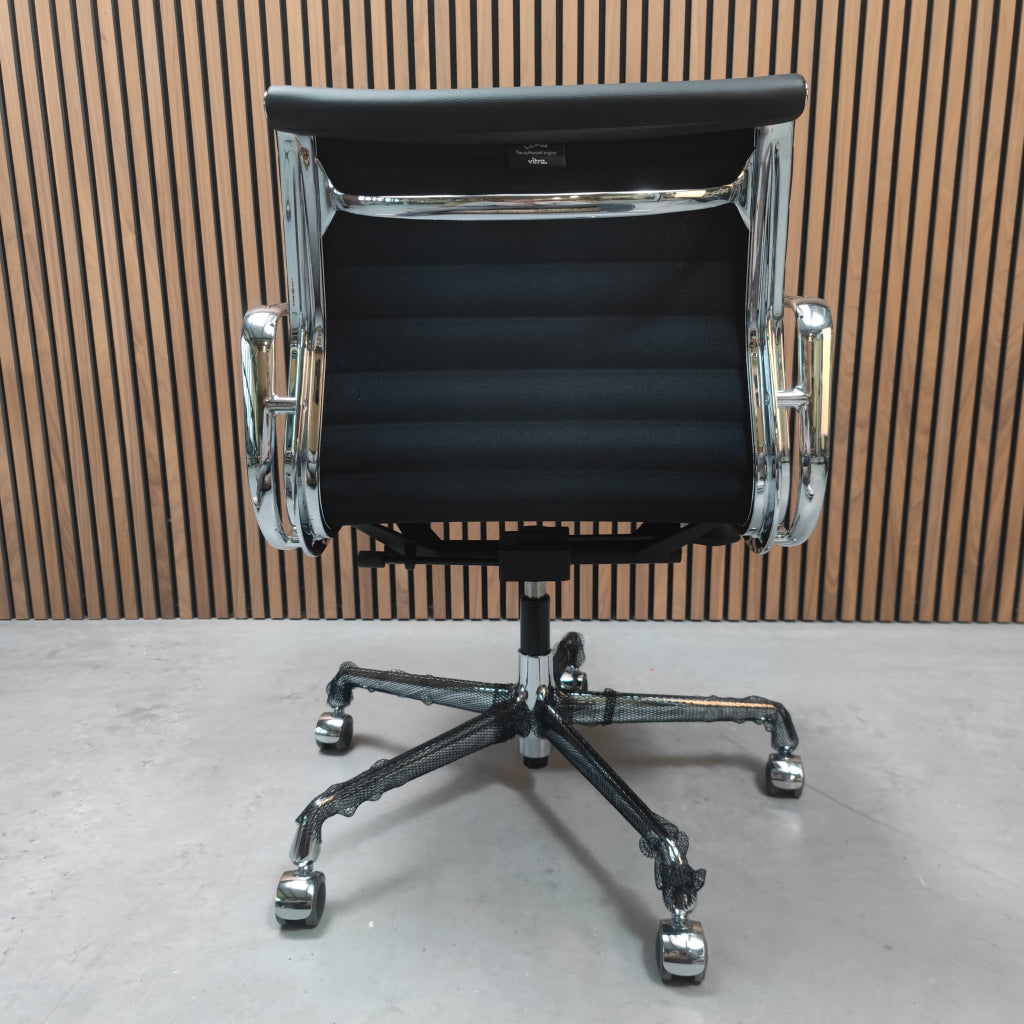Vitra Eames EA 117 Bureaustoel premium F Nero leder