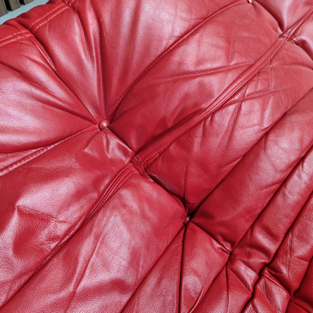 Ligne Roset Togo tweezits met poef - Rood