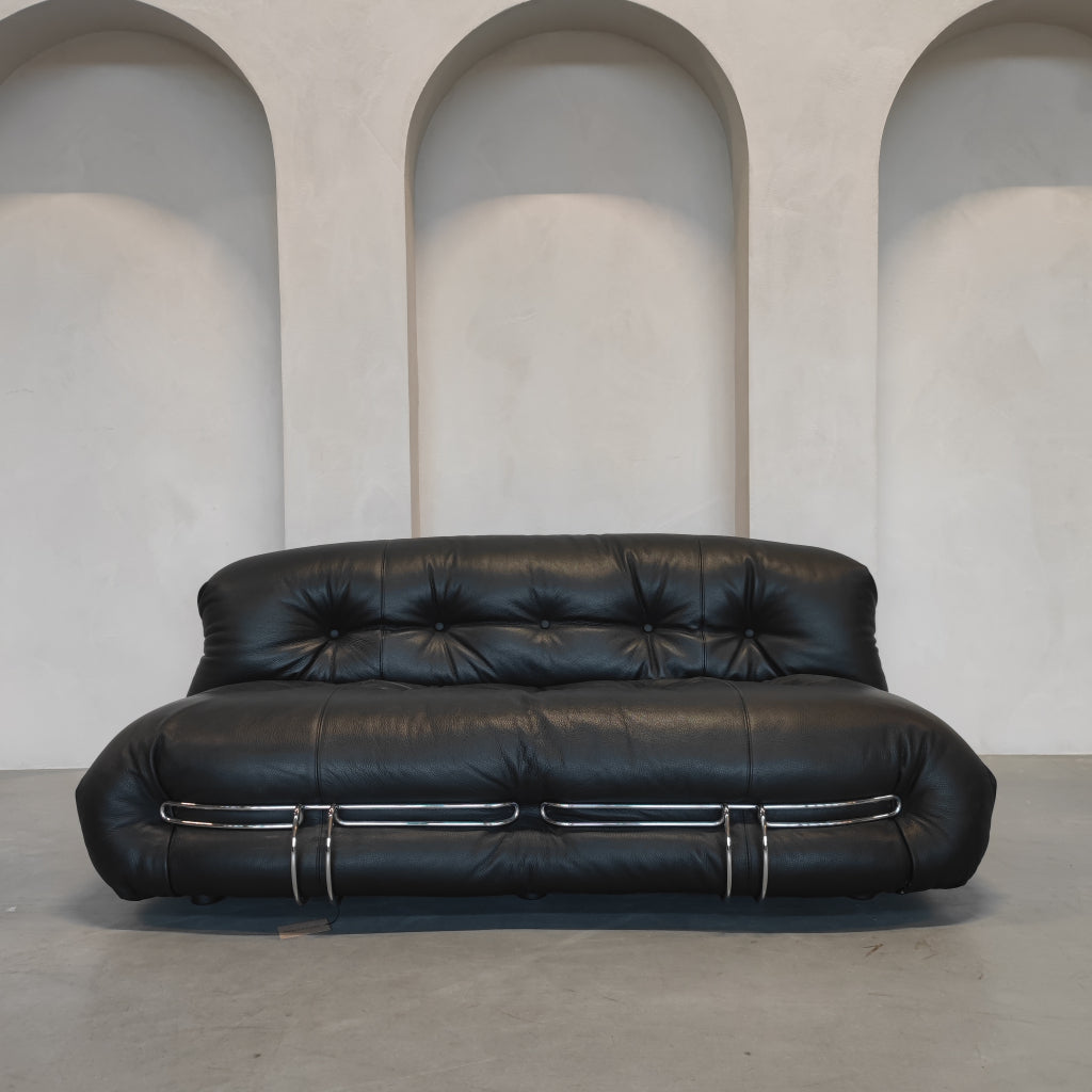 Cassina Soriana - tweezitsbank in Extra leer (cat Z) Zwart