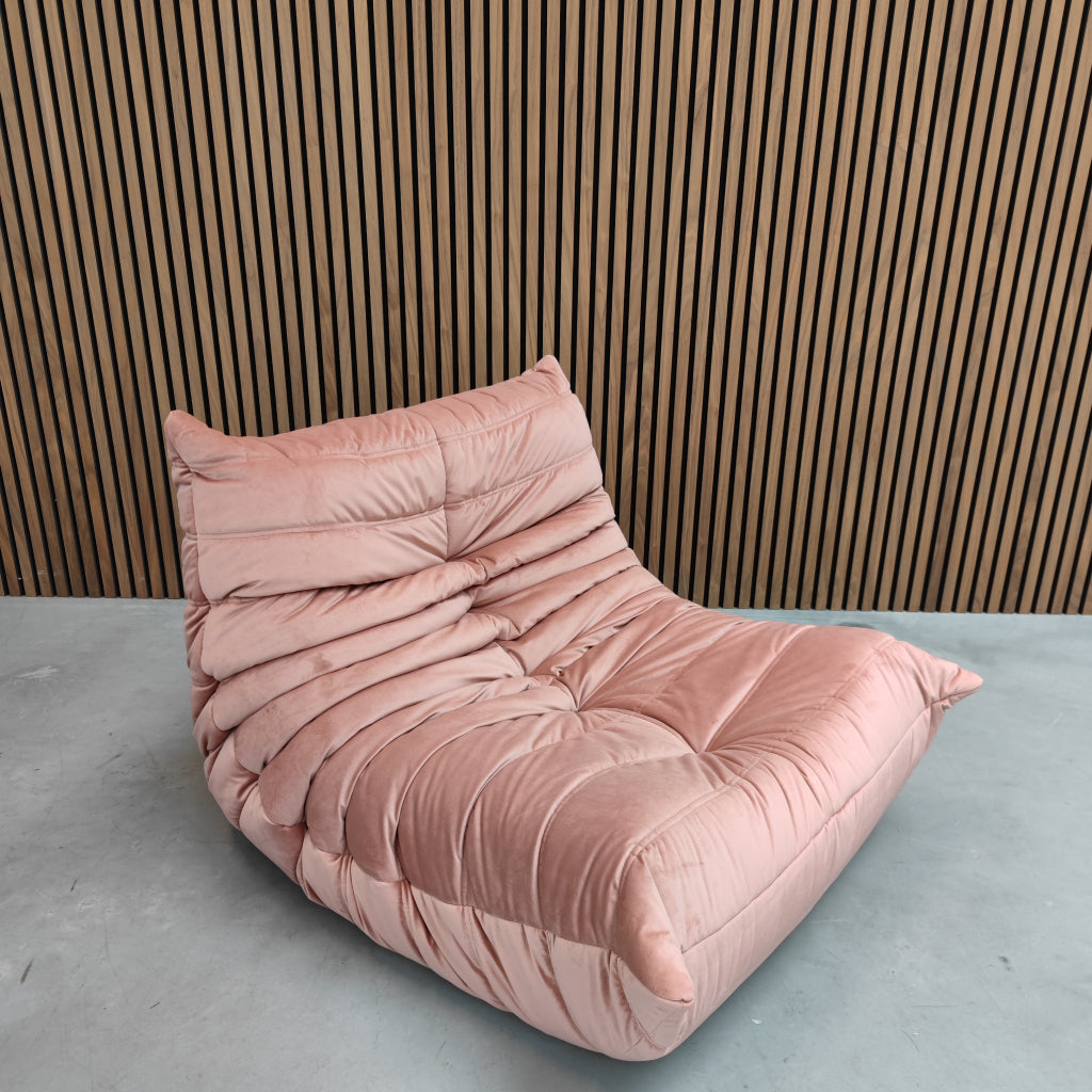 Ligne Roset Togo Fireside Chair 1-zits | Roze Velours