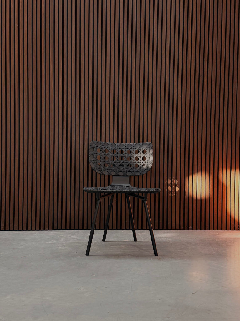 Classicon  Aërias Chair black