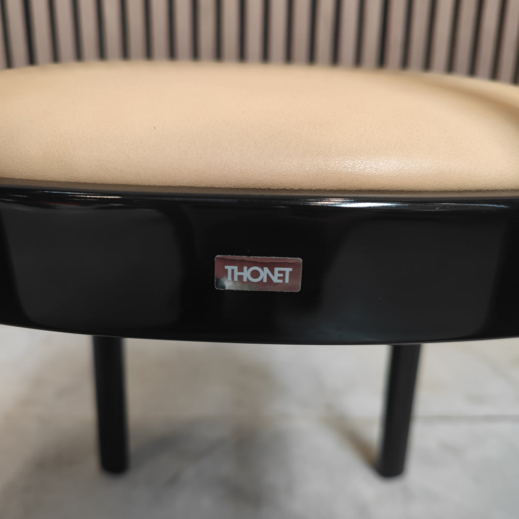 Thonet 118 Stoel  Zwart Gelakt Hout met leder zitje