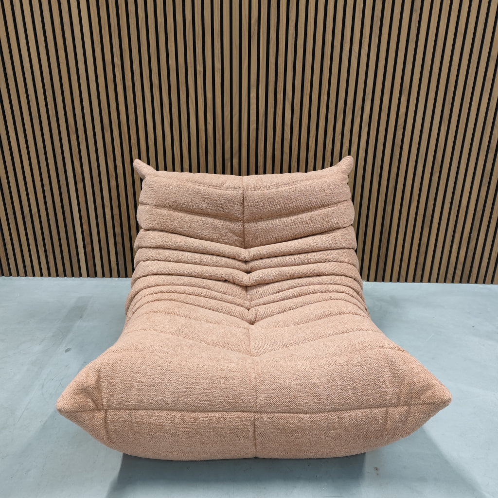 Ligne Roset Togo Fireside Chair 1-zits | Pink Woolblend
