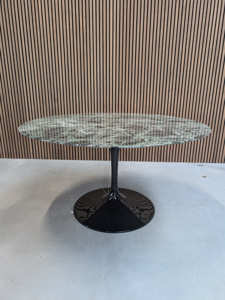 Knoll Saarinen Eettafel - Verde Alpi Marmer (Ø137)
