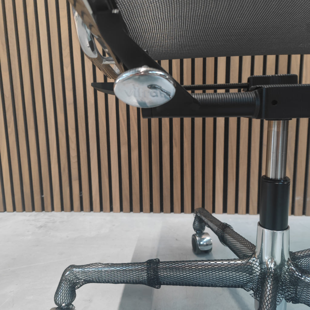 Vitra Eames EA 117 Bureaustoel (Nieuw!)