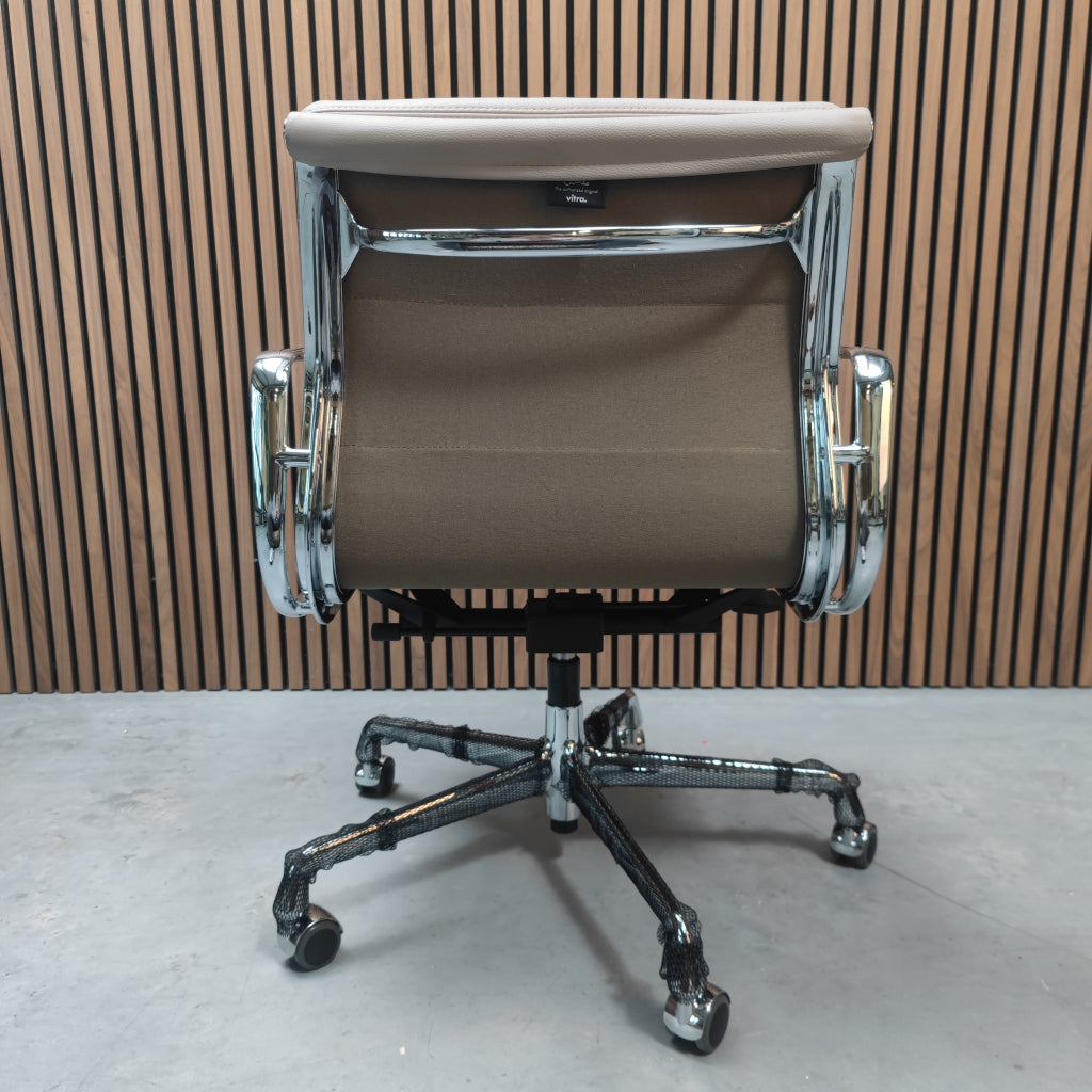 Vitra EA 217 Bureaustoel Sand