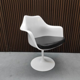 Knoll - Saarinen Tulip chairs