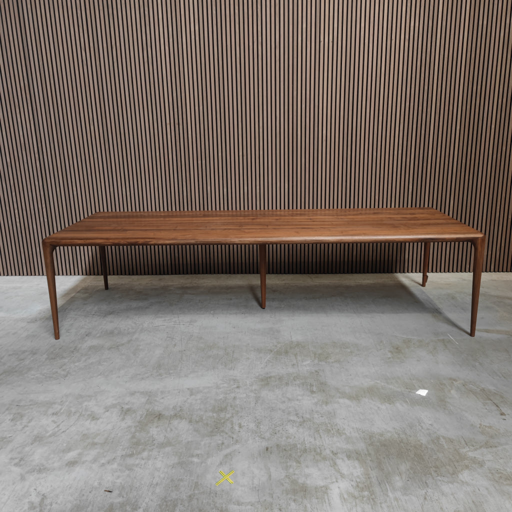 Artisan Latus Eettafel in Amerikaans Walnoot (3 meter)