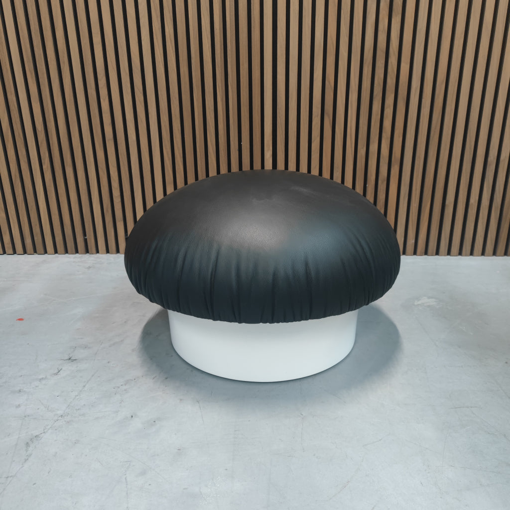 Longhi Elda chair ottoman
