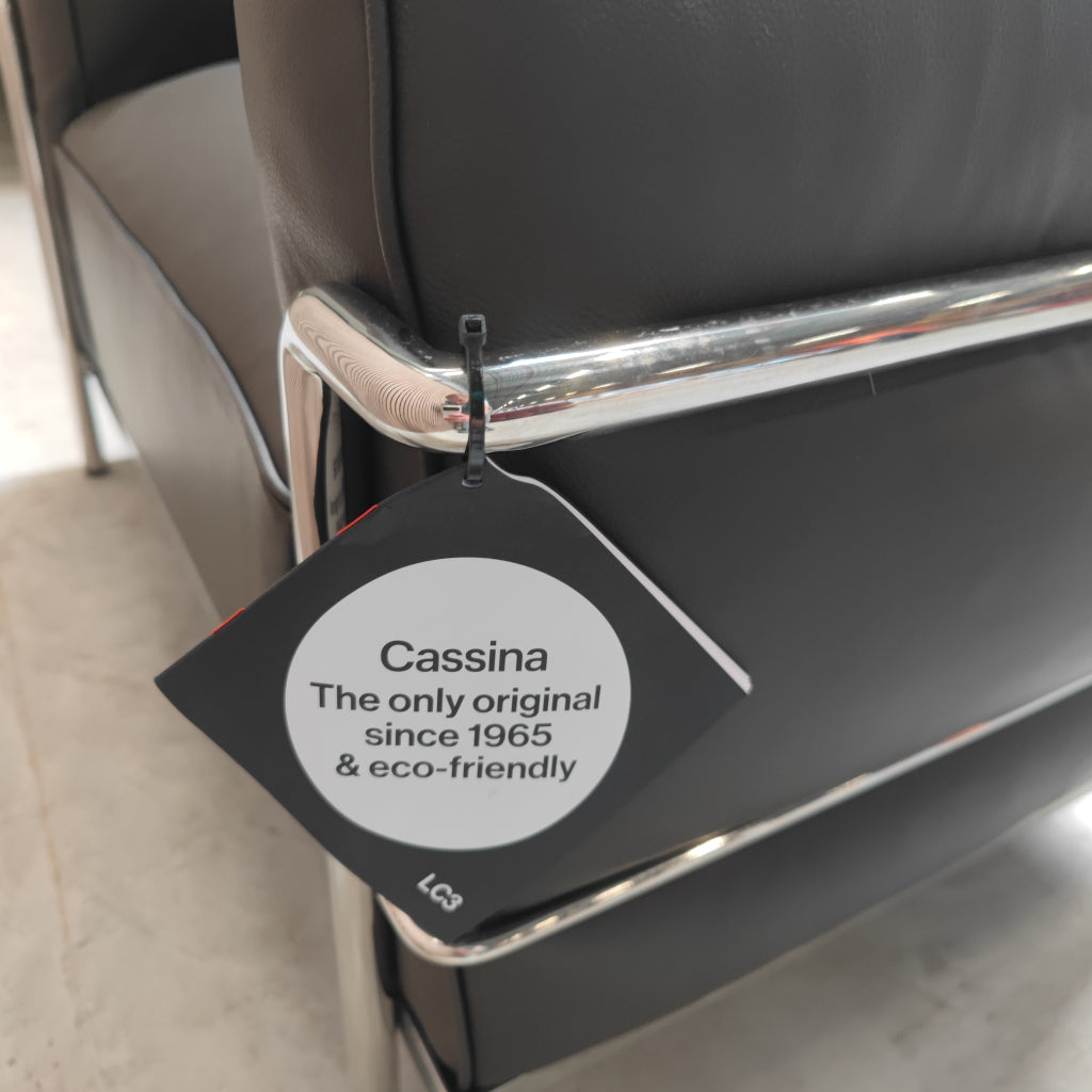 Cassina LC3 Fauteuil in Mokka Leder