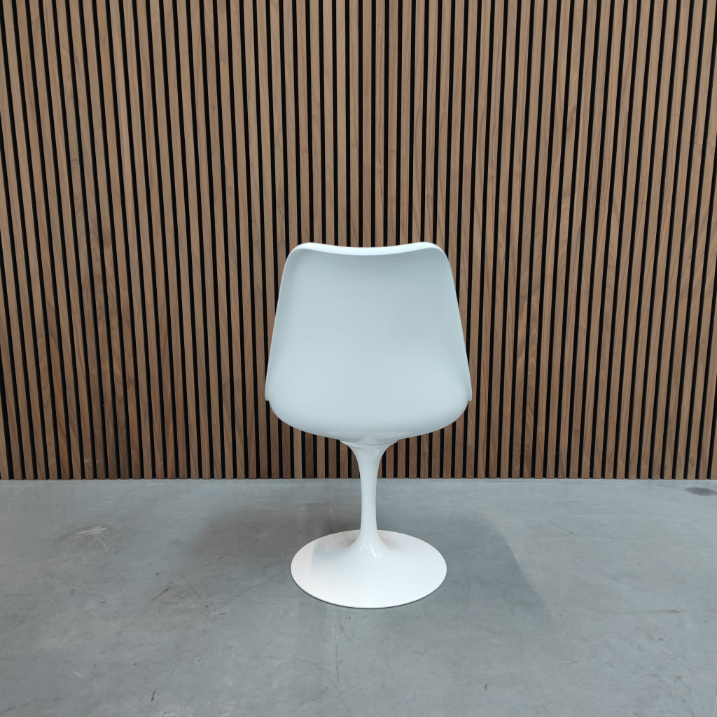 Knoll Saarinen Tulip chair