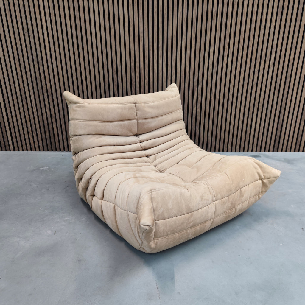 Ligne Roset Togo Chair 1-zits | Sand Alcantara