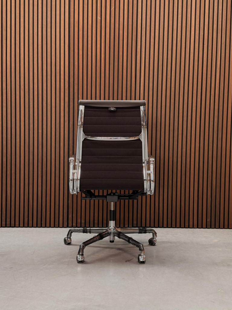 Vitra Eames Alumium chair - EA 119