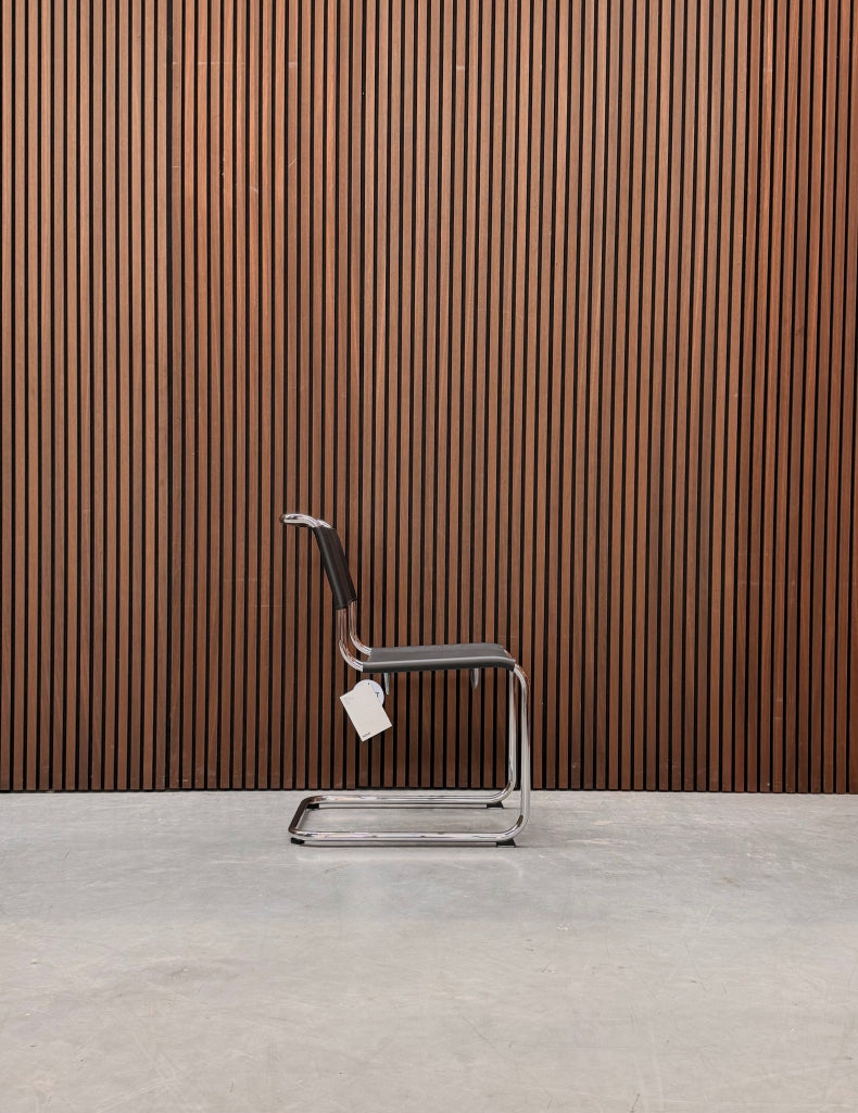 Thonet S33 stoel kernleder zwart