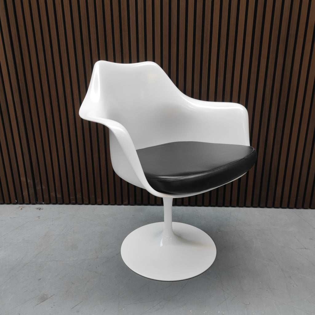 Knoll - Saarinen Tulip chairs