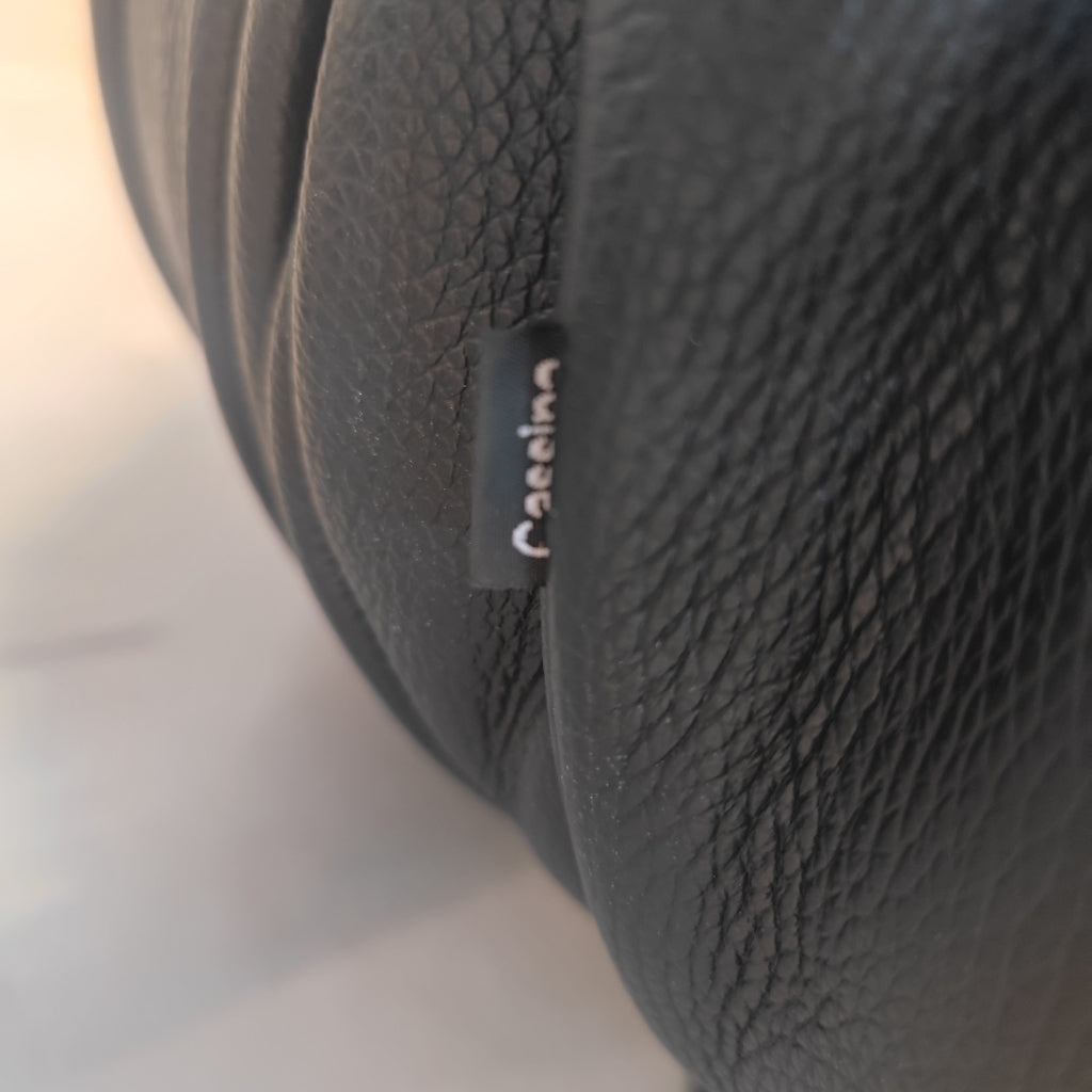 Cassina Soriana - tweezitsbank in Extra leer (cat Z) Zwart