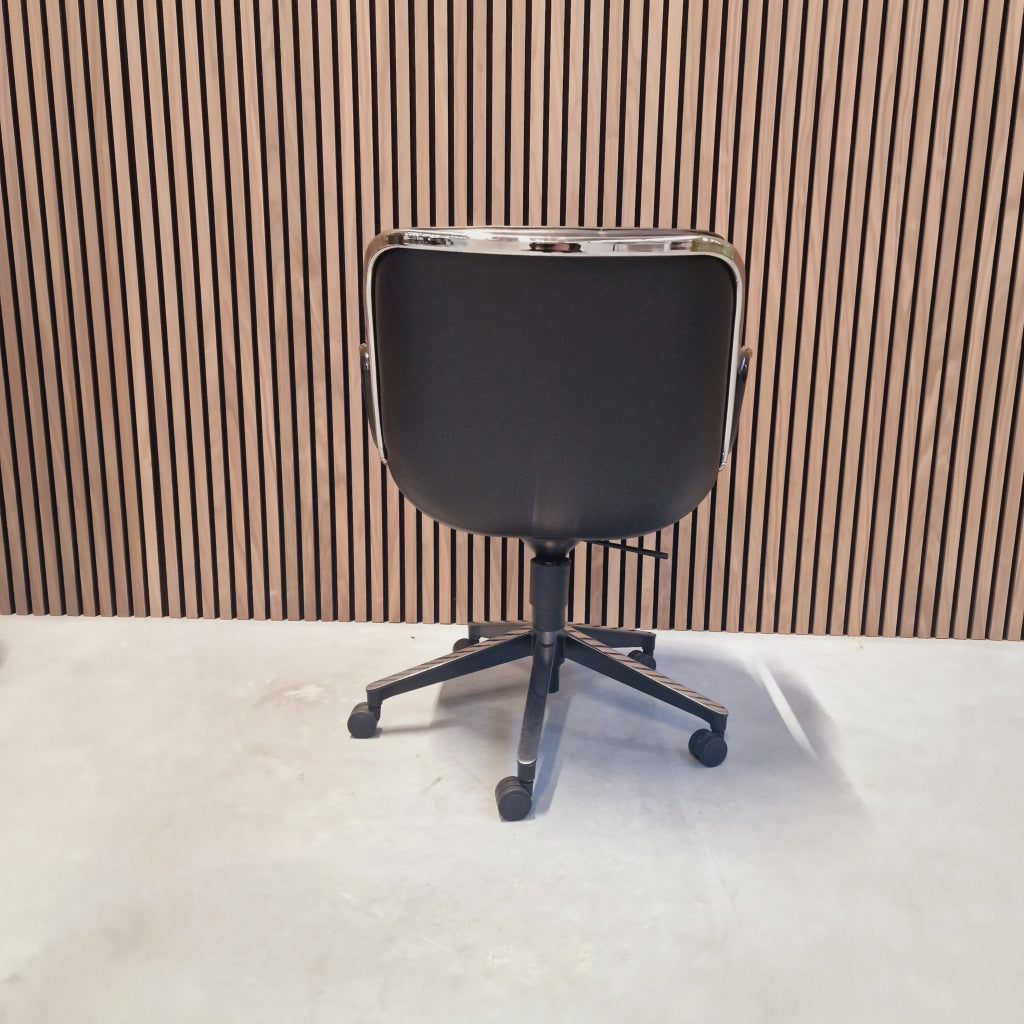 Knoll Pollock executive chair