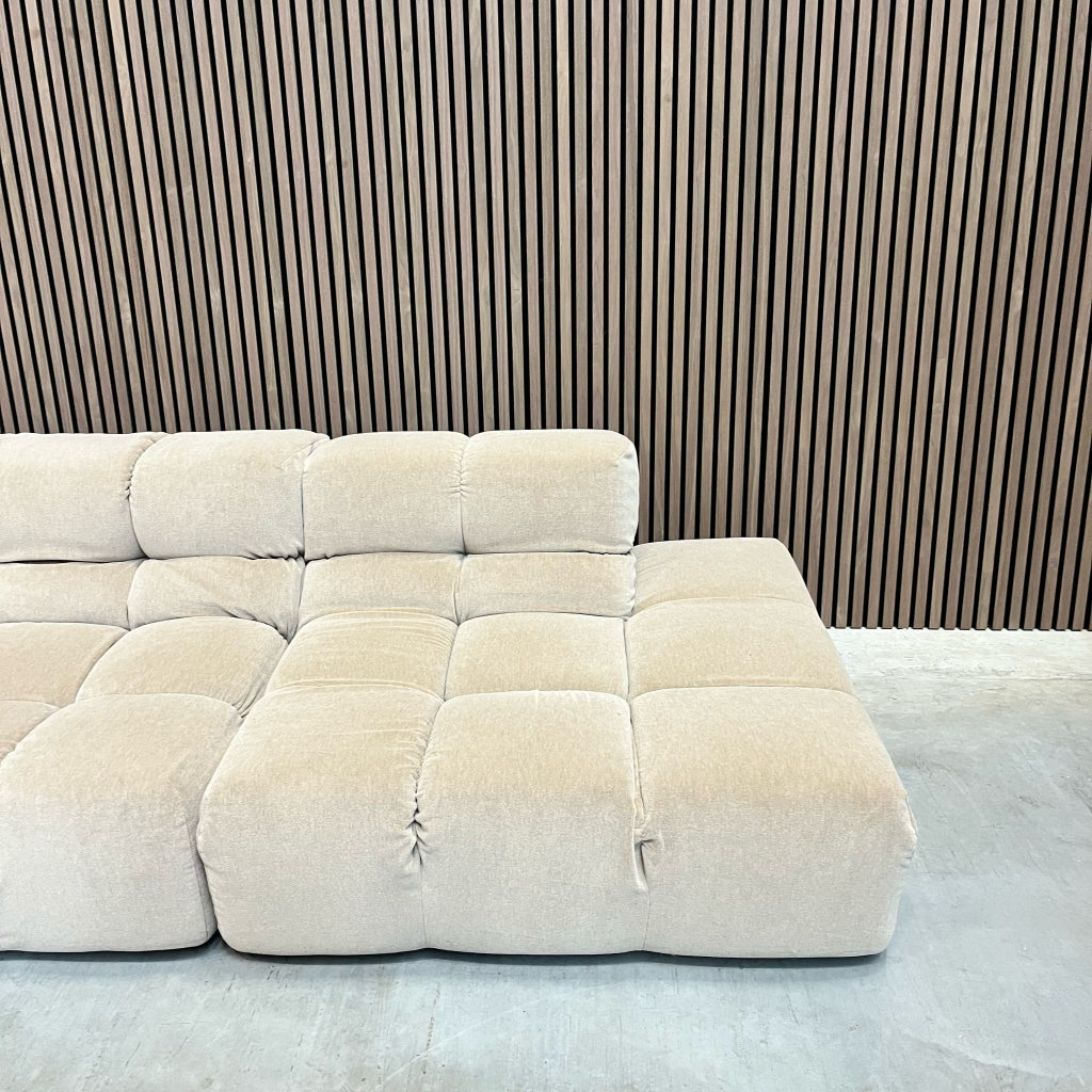 B&amp;B Italia Tufty-Time Bank in Exclusieve Alpaca stoffering.