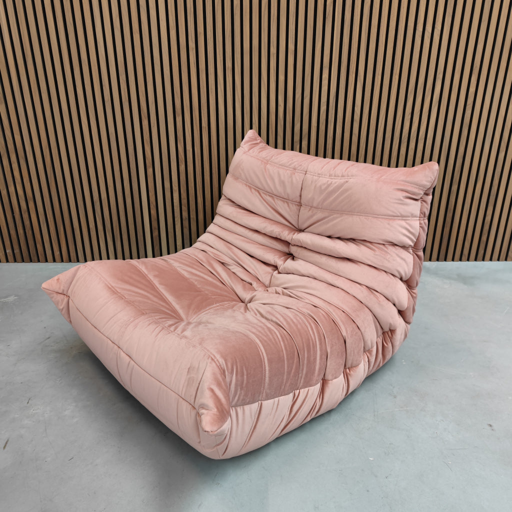 Ligne Roset Togo Fireside Chair 1-zits | Roze Velours