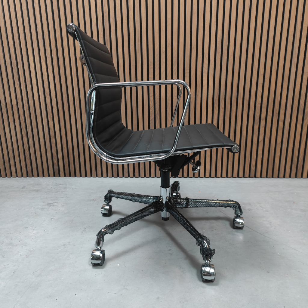 Vitra Eames EA 117 Bureaustoel premium F Nero leder